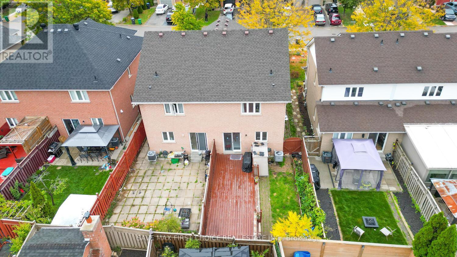 939 Tambourine Terrace, Mississauga, Ontario  L5W 1S5 - Photo 22 - W12482778
