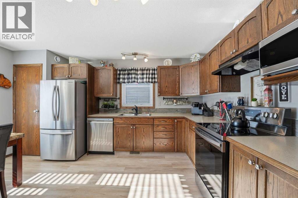 109 Winston Place, Blackfalds, Alberta  T4M 0K9 - Photo 5 - A2266954