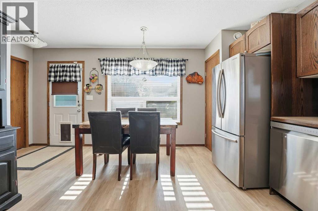 109 Winston Place, Blackfalds, Alberta  T4M 0K9 - Photo 7 - A2266954