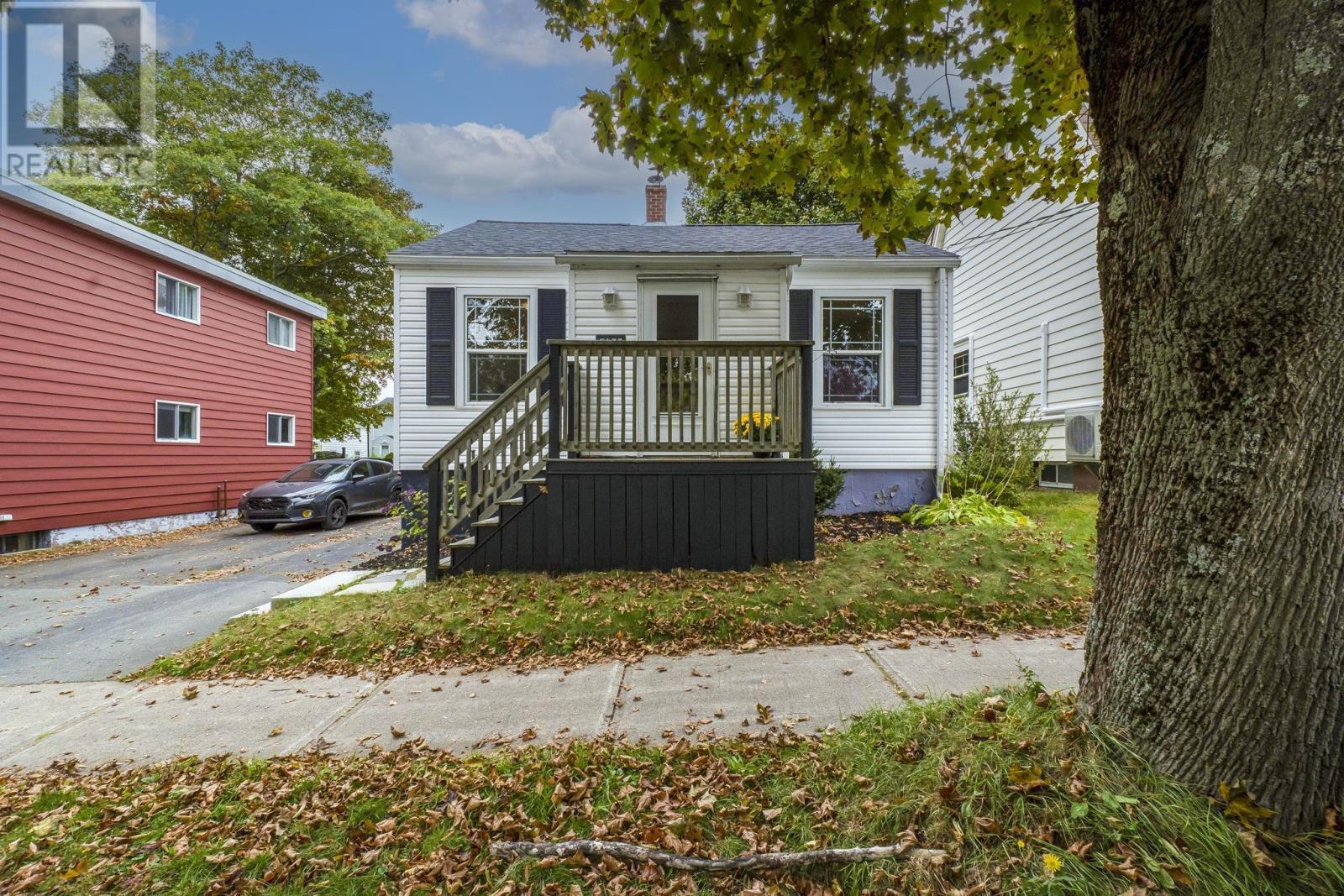 6433 Almon Street, Halifax, Nova Scotia  B3L 1V6 - Photo 4 - 202525961
