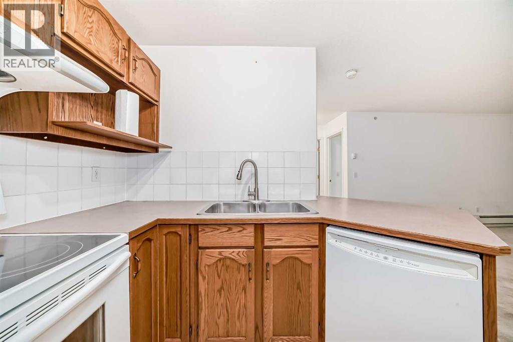 435, 165 Manora Place Ne, Calgary, Alberta T2A 7X5 - Photo 10 - A2226595