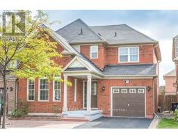 11 BOBOLINK AVENUE, Toronto, Ontario