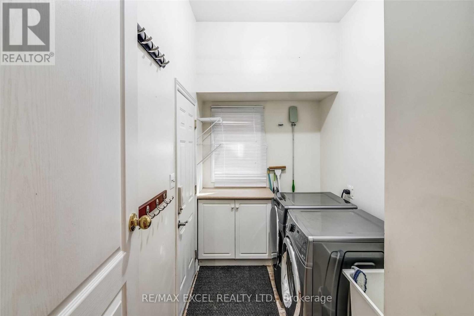 Upper Level - 31 Green Meadow Crescent, Richmond Hill, Ontario  L4E 3A9 - Photo 21 - N12482791