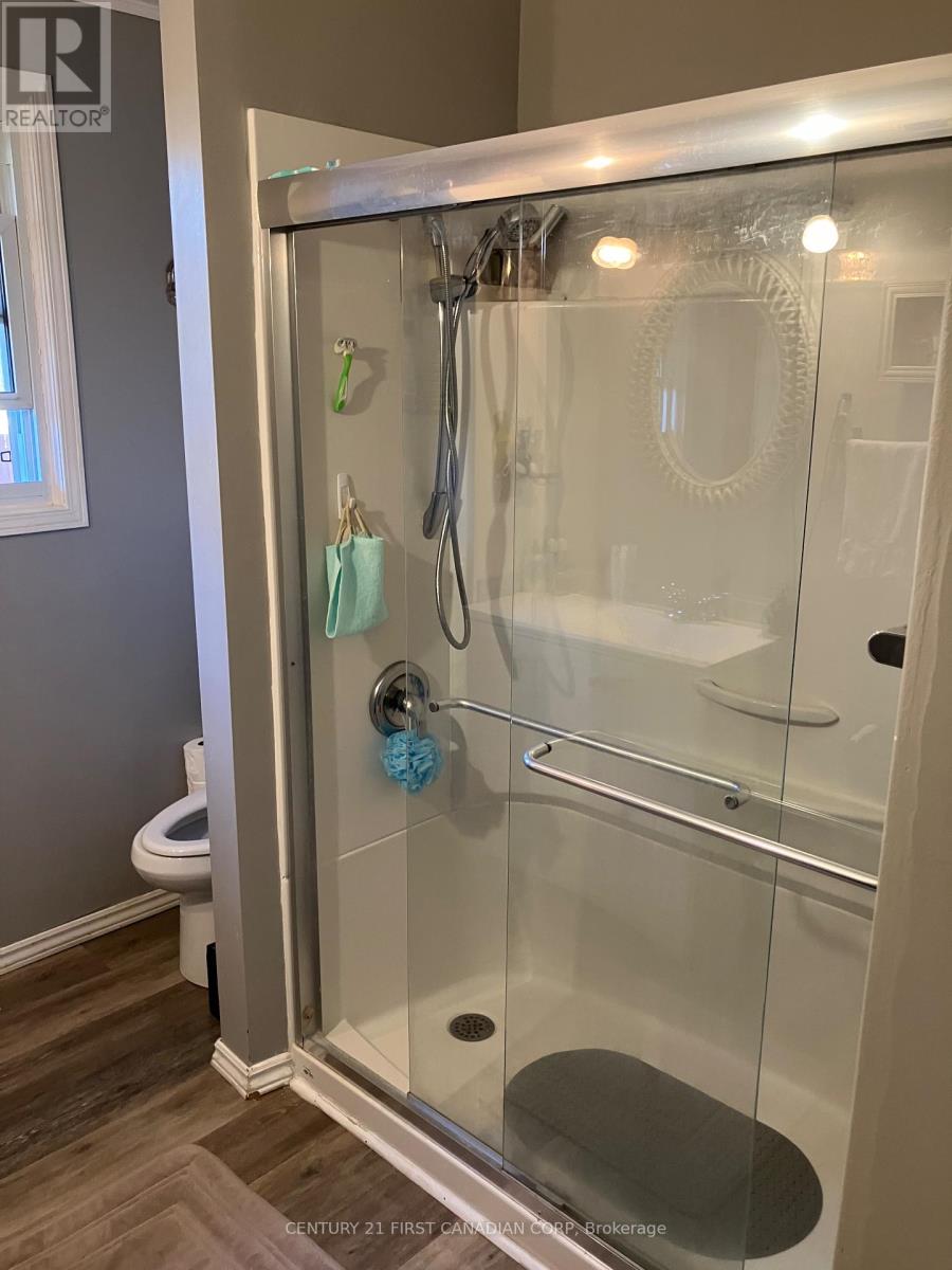 63 Hawkesbury Avenue, London East, Ontario  N5V 2K2 - Photo 18 - X12442229