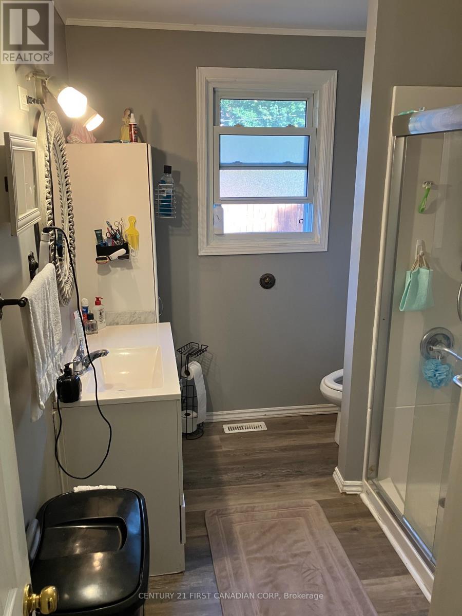 63 Hawkesbury Avenue, London East, Ontario  N5V 2K2 - Photo 20 - X12442229