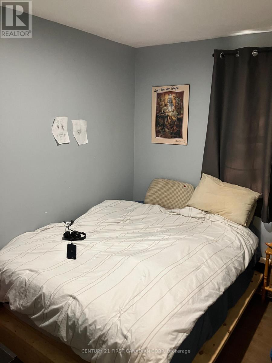 63 Hawkesbury Avenue, London East, Ontario  N5V 2K2 - Photo 23 - X12442229