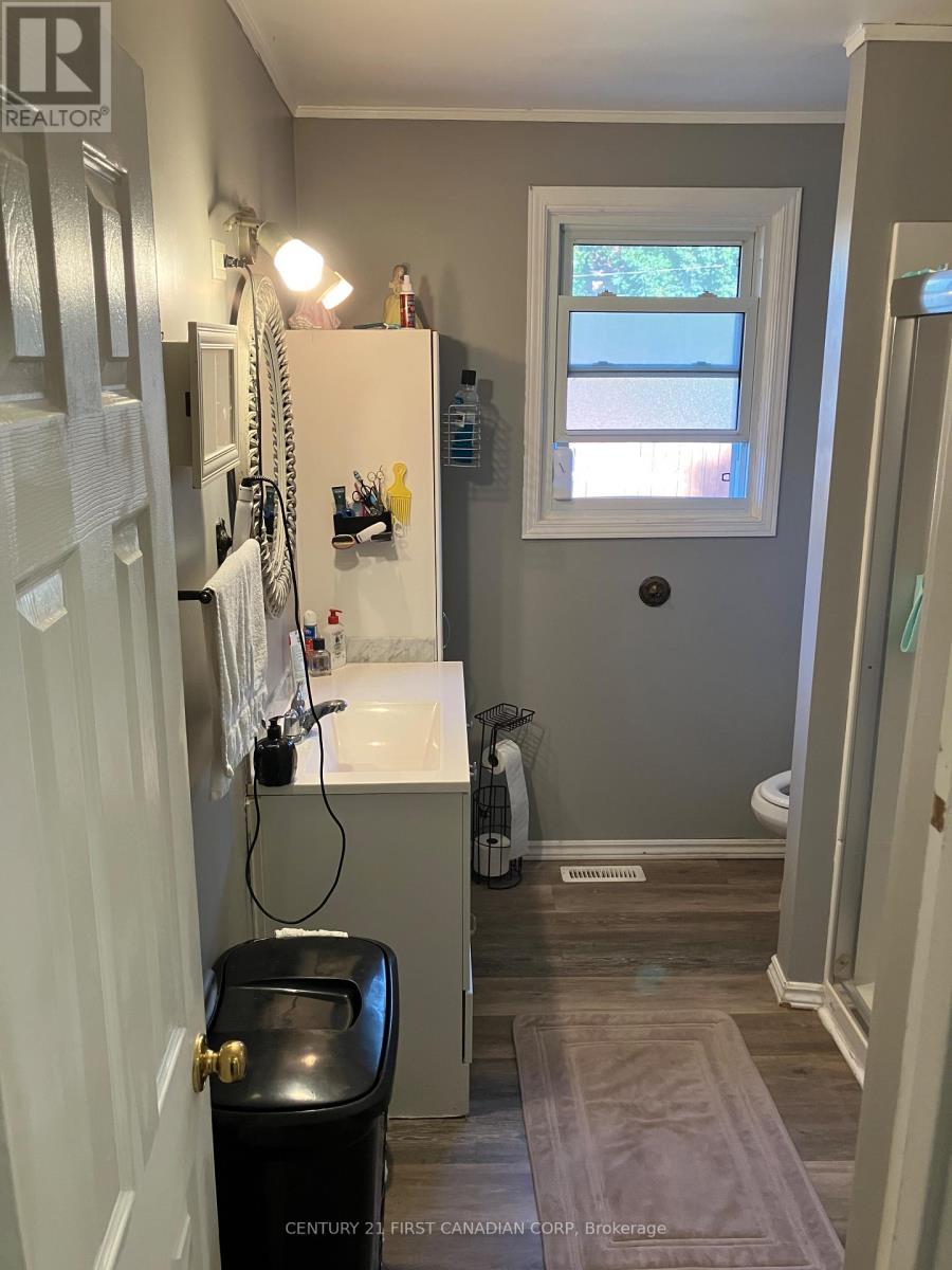 63 Hawkesbury Avenue, London East, Ontario  N5V 2K2 - Photo 17 - X12442229