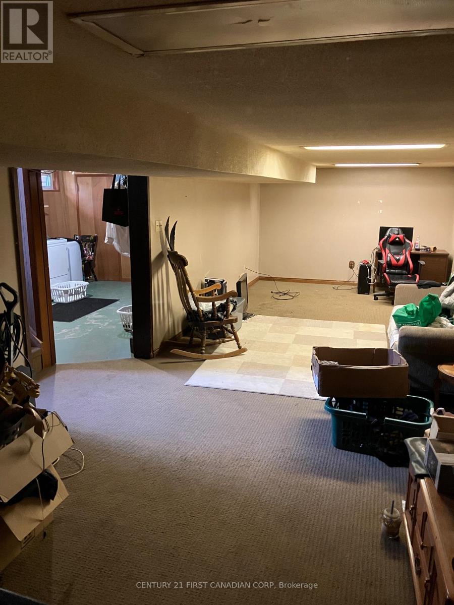 63 Hawkesbury Avenue, London East, Ontario  N5V 2K2 - Photo 24 - X12442229