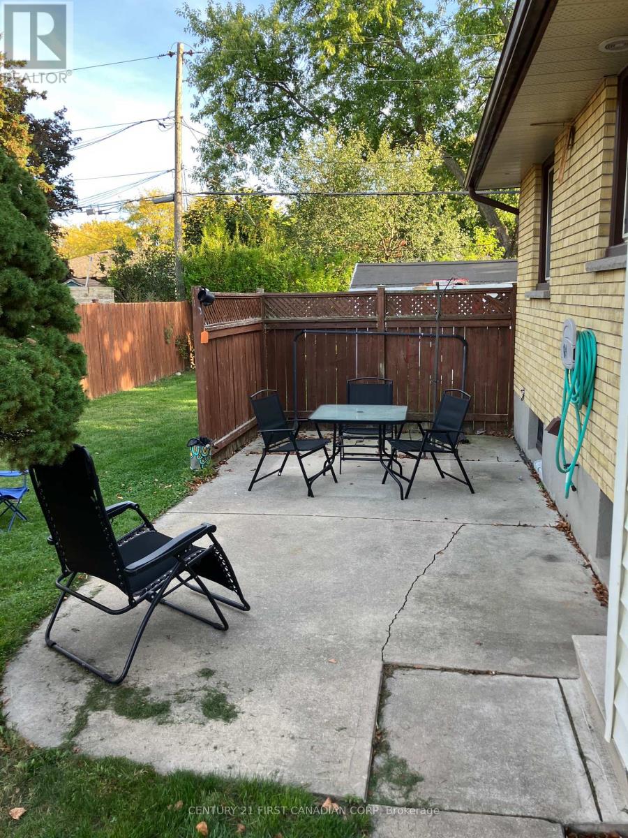 63 Hawkesbury Avenue, London East, Ontario  N5V 2K2 - Photo 34 - X12442229