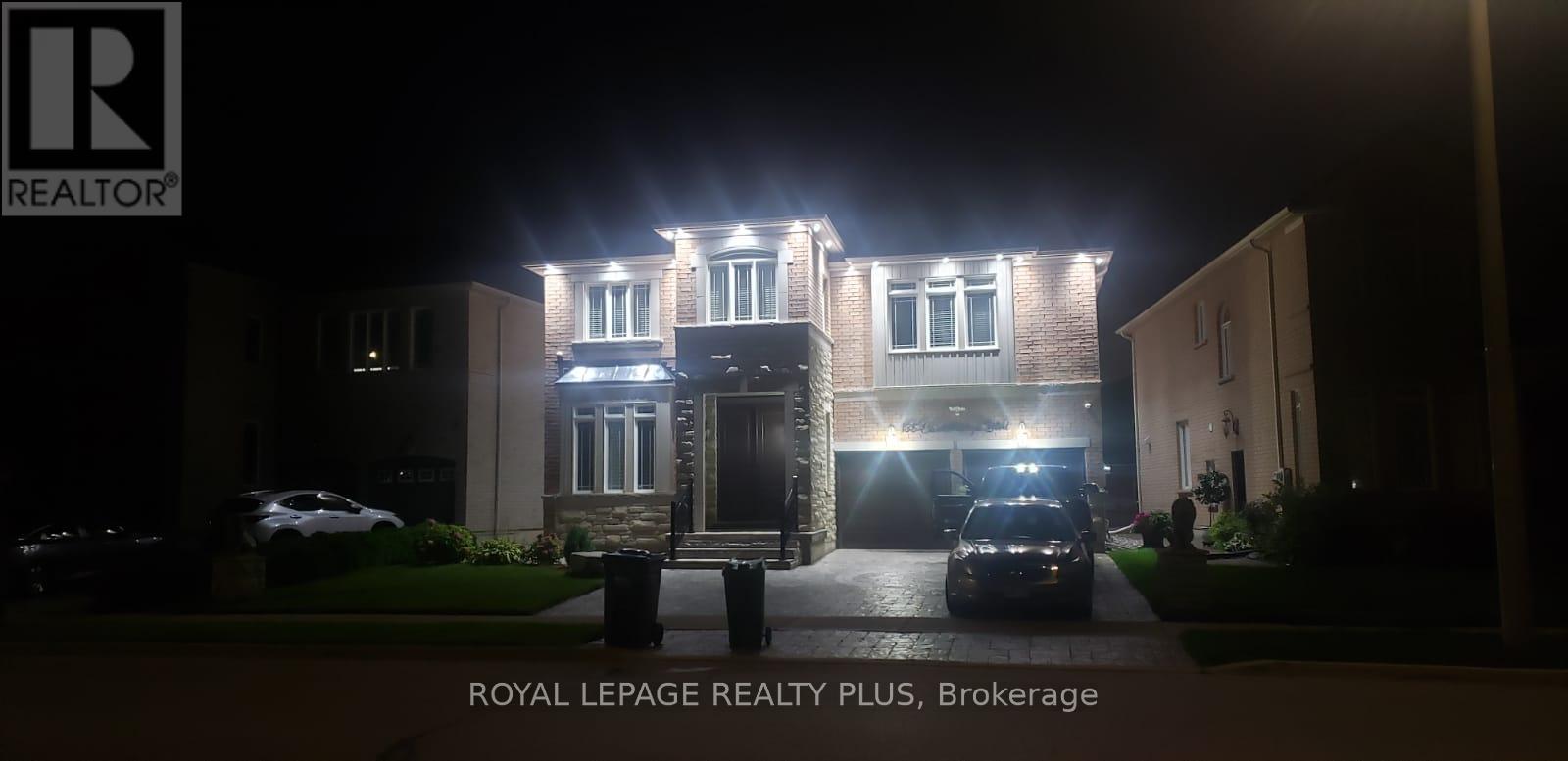 135 EARLSBRIDGE BOULEVARD, Brampton, Ontario