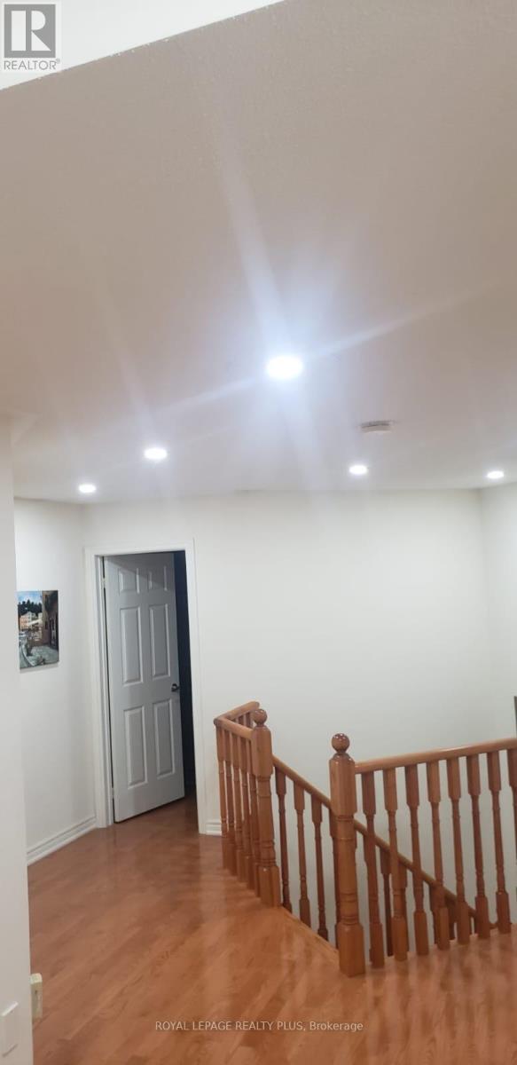 135 Earlsbridge Boulevard, Brampton, Ontario  L7A 3T7 - Photo 12 - W12482785