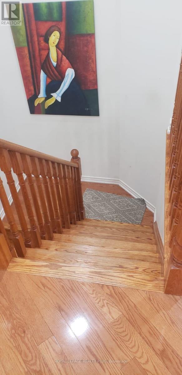 135 Earlsbridge Boulevard, Brampton, Ontario  L7A 3T7 - Photo 18 - W12482785