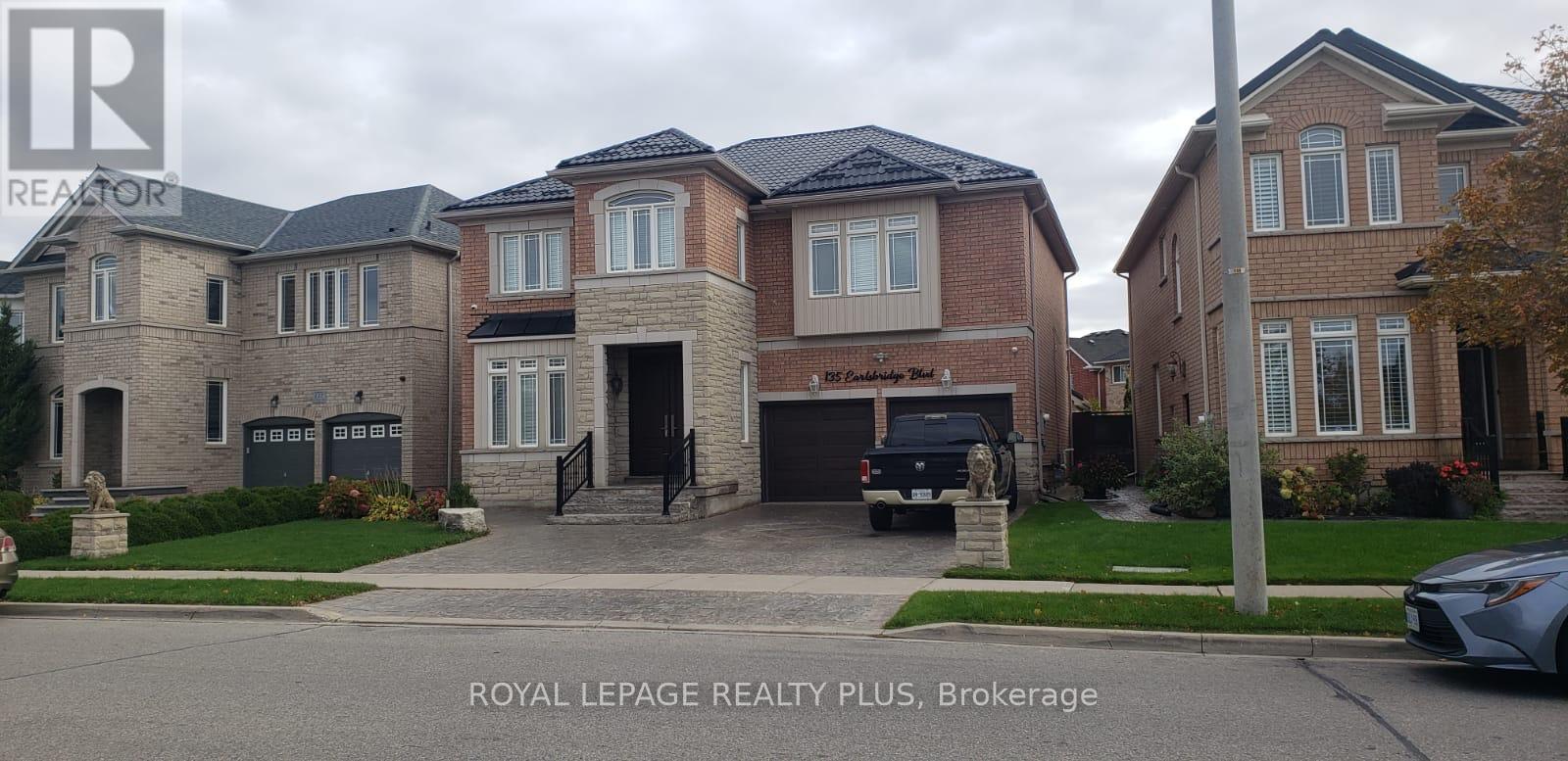 135 Earlsbridge Boulevard, Brampton, Ontario  L7A 3T7 - Photo 2 - W12482785