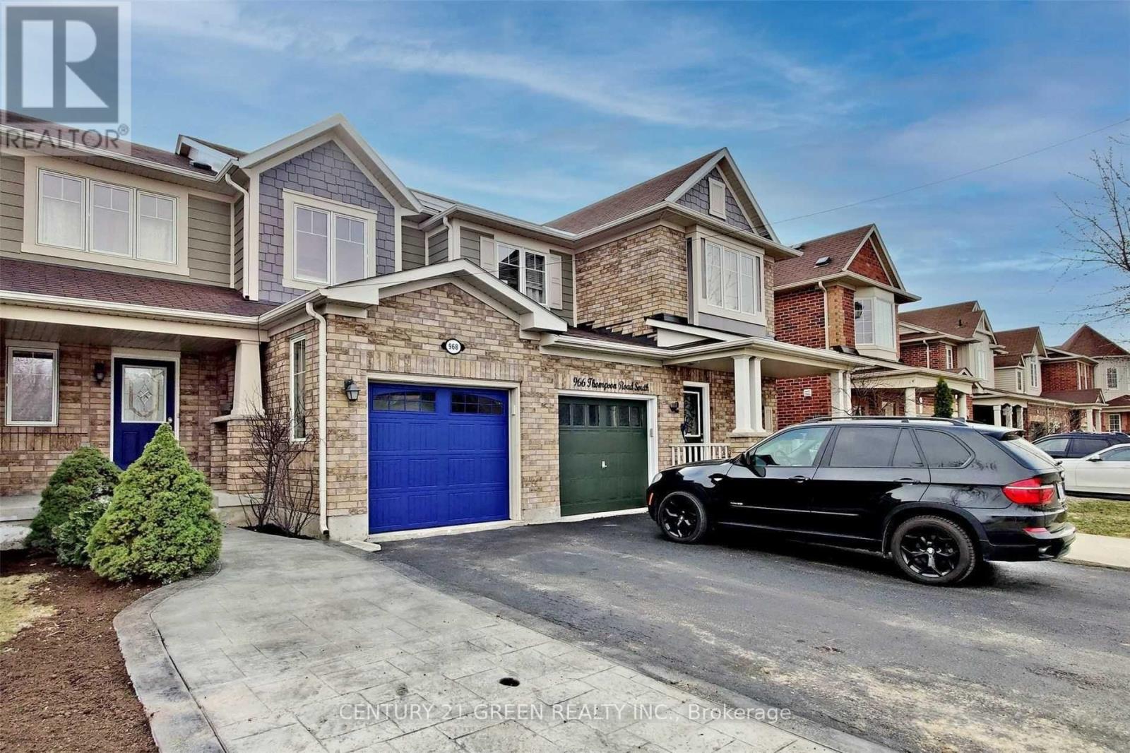 968 Thompson Road S, Milton, Ontario  L9T 0L7 - Photo 2 - W12482790