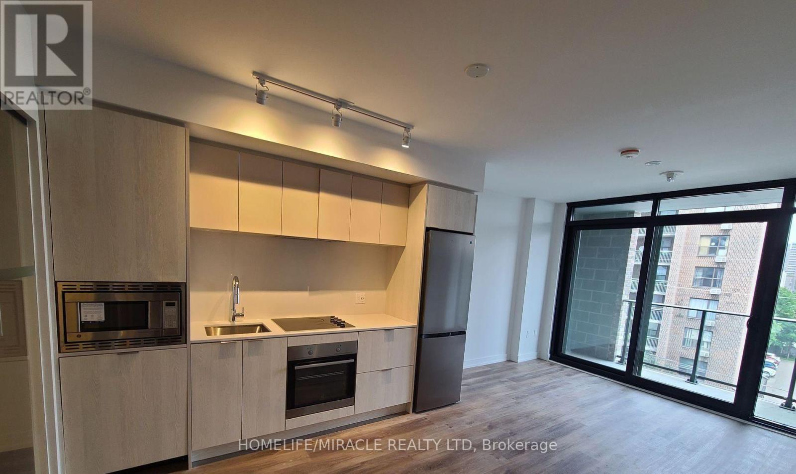 427 - 1 JARVIS STREET, Hamilton, Ontario