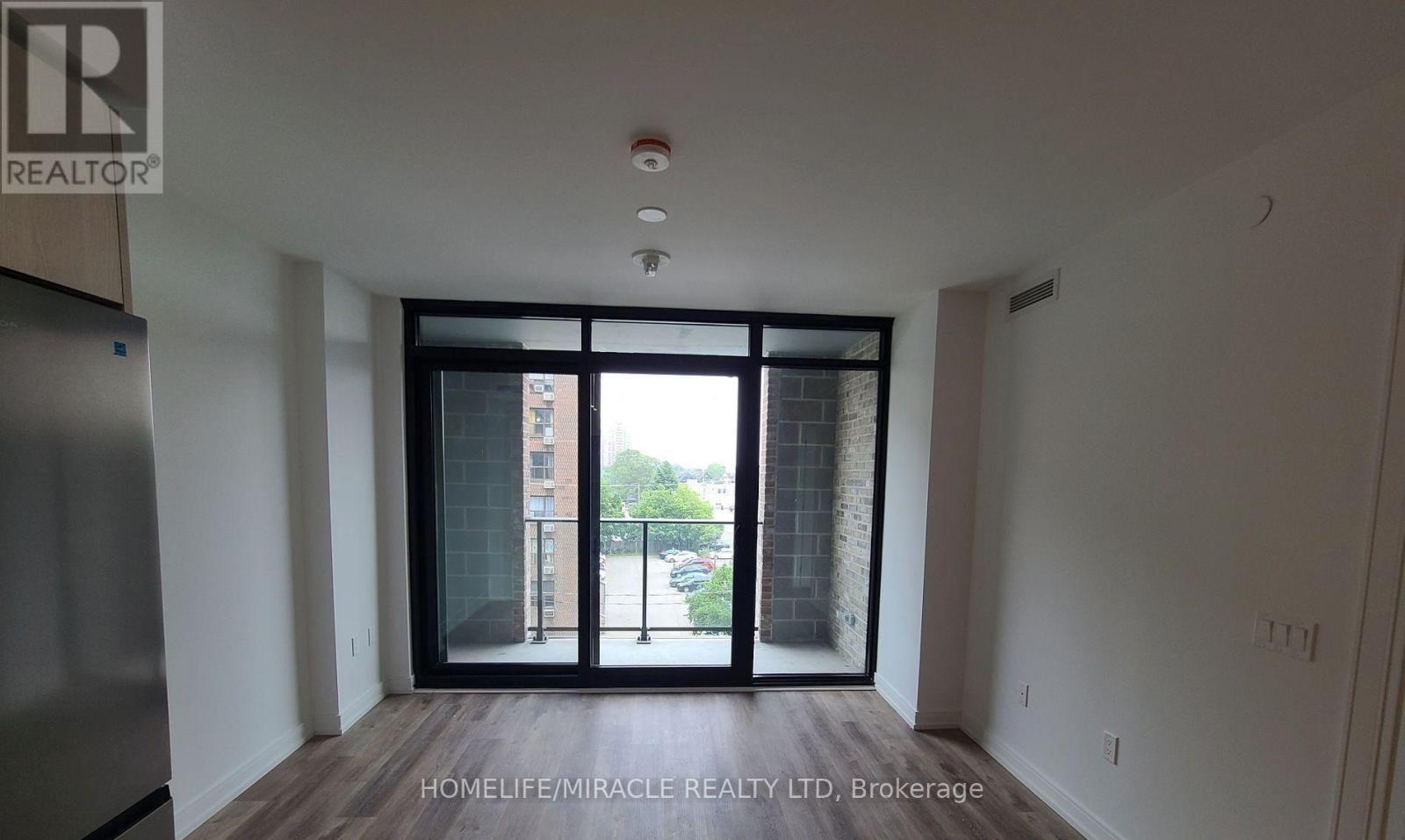 427 - 1 Jarvis Street, Hamilton, Ontario  L8R 3J2 - Photo 2 - X12482794