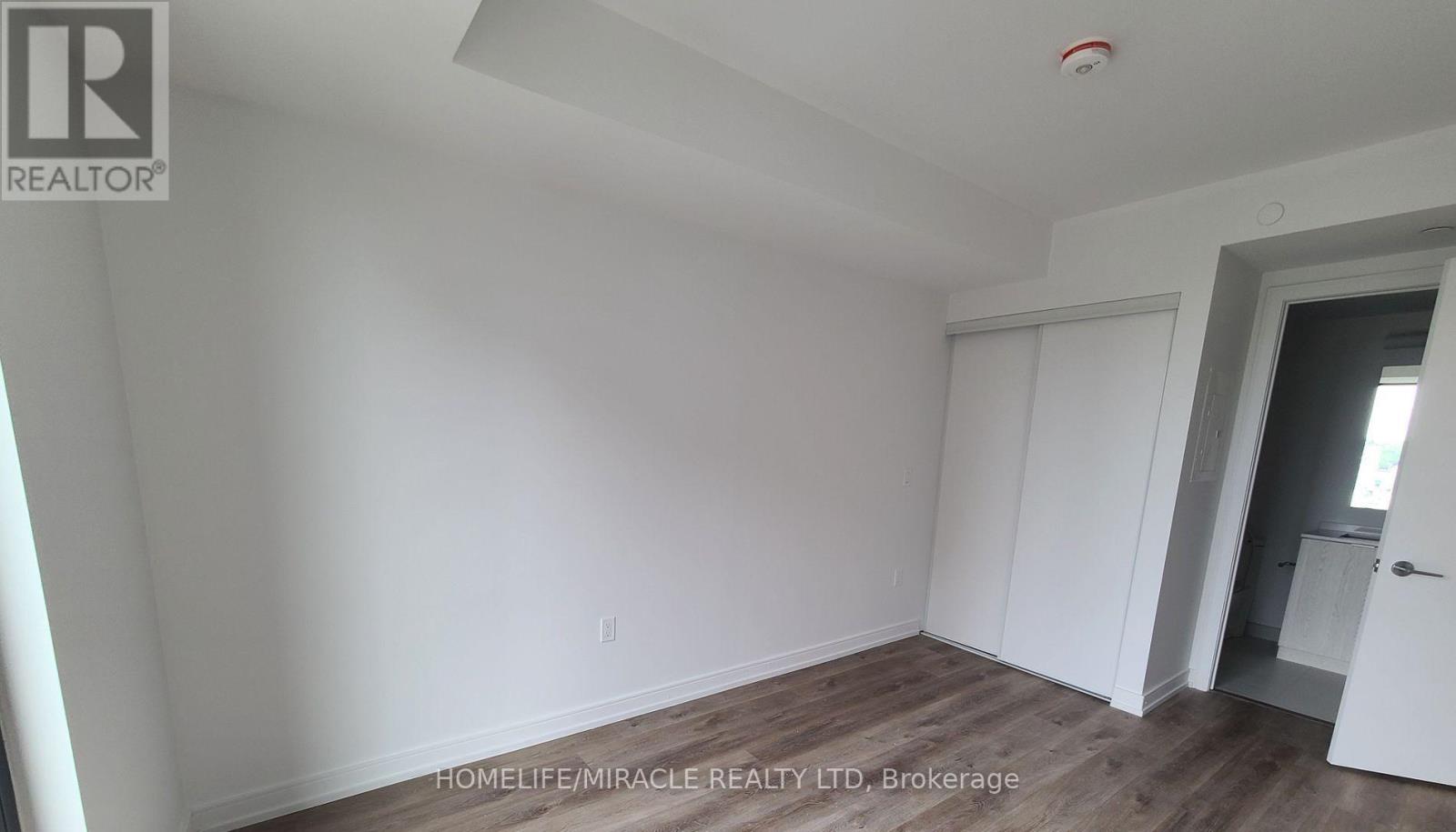 427 - 1 Jarvis Street, Hamilton, Ontario  L8R 3J2 - Photo 4 - X12482794