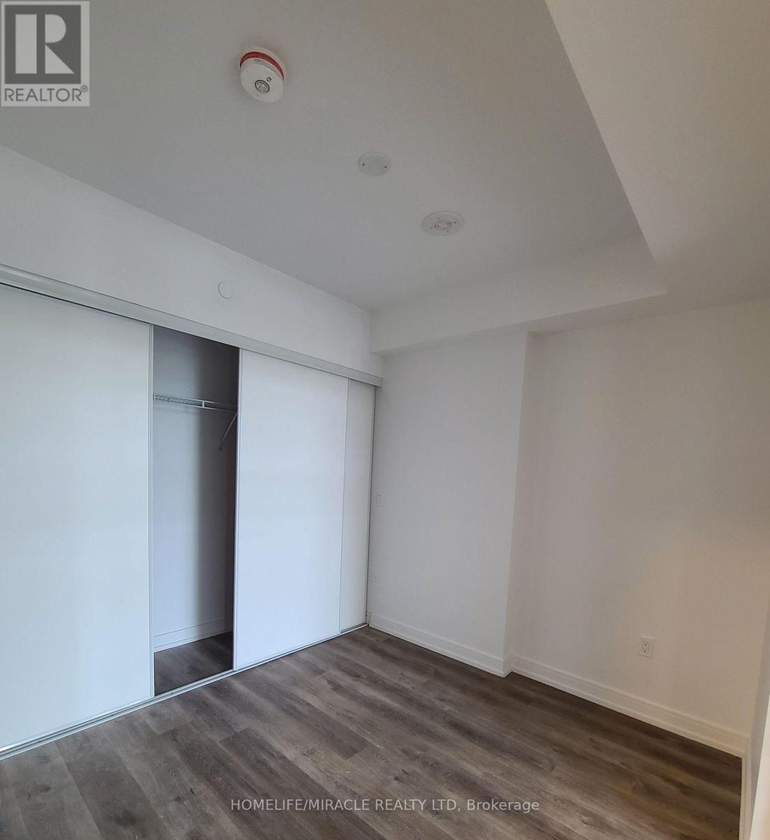 427 - 1 Jarvis Street, Hamilton, Ontario  L8R 3J2 - Photo 5 - X12482794