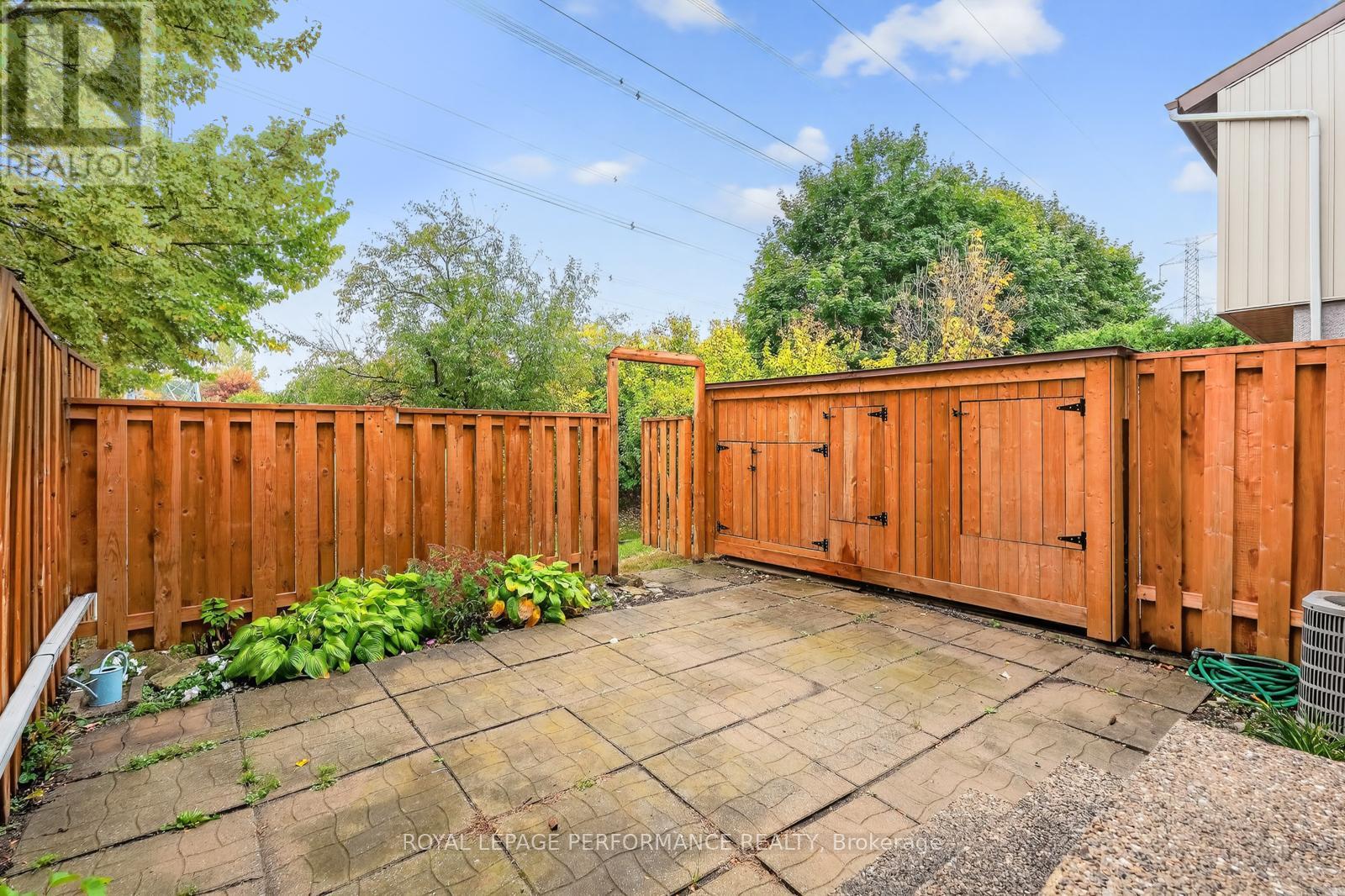118 - 176 Woodfield Drive, Ottawa, Ontario  K2G 3W8 - Photo 32 - X12461267