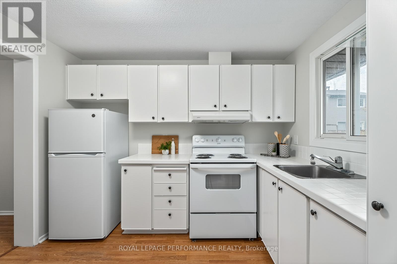 118 - 176 Woodfield Drive, Ottawa, Ontario  K2G 3W8 - Photo 6 - X12461267