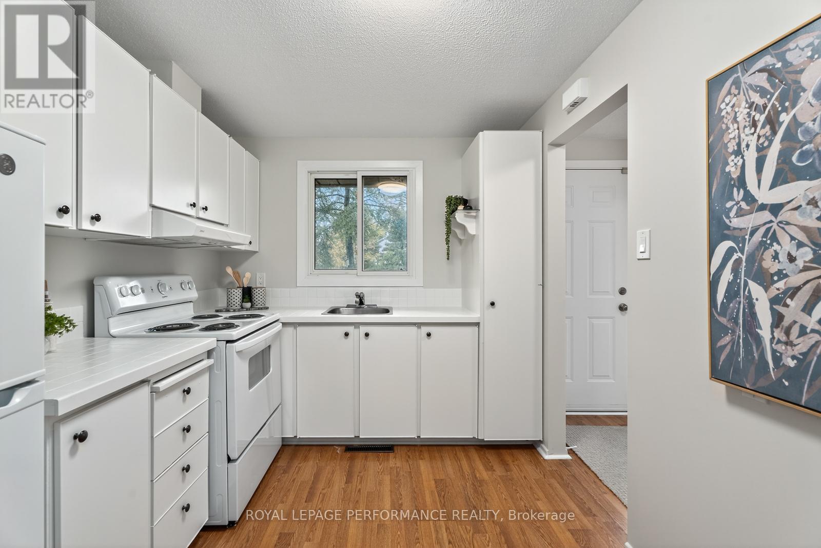 118 - 176 Woodfield Drive, Ottawa, Ontario  K2G 3W8 - Photo 7 - X12461267