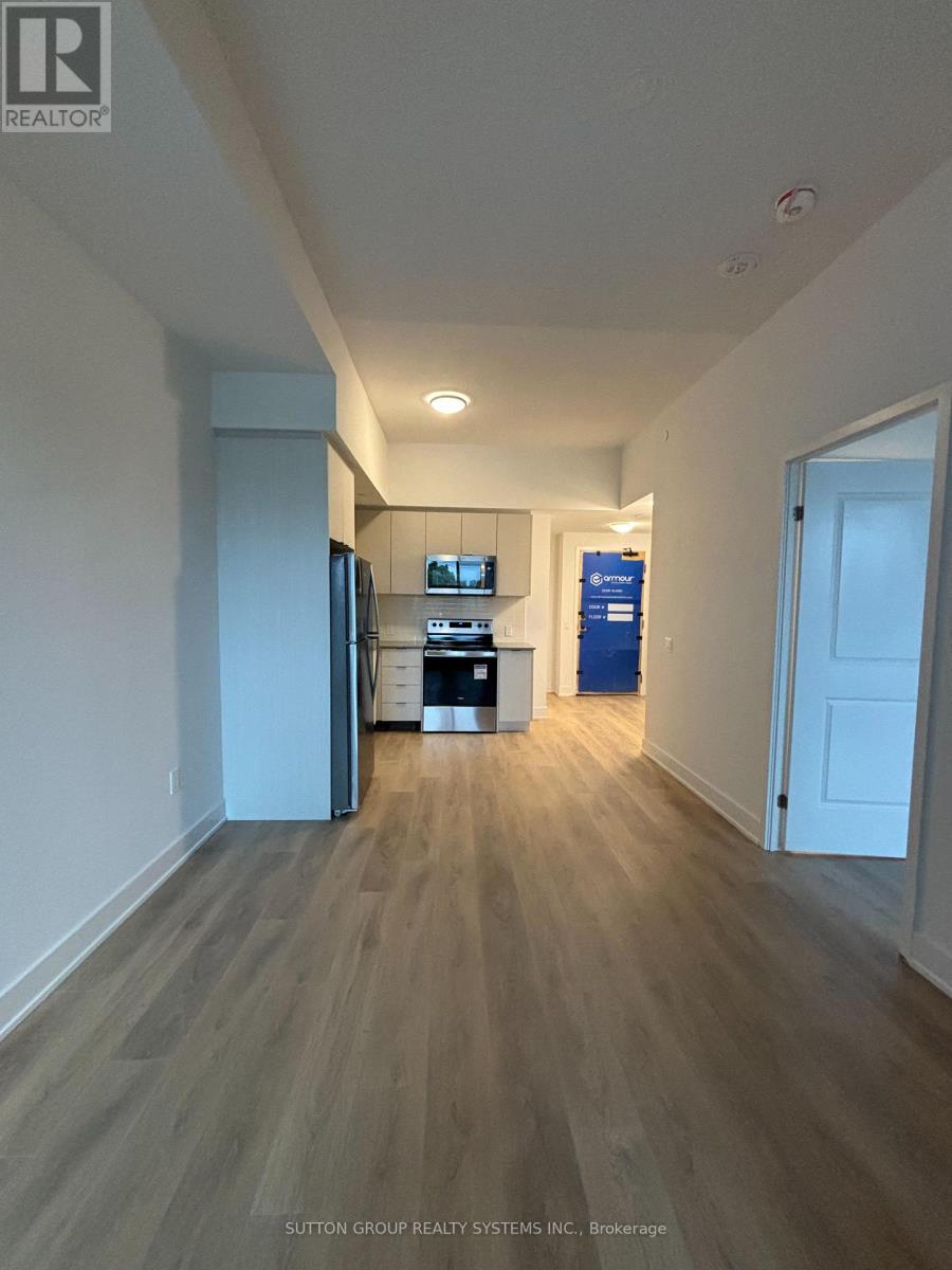 211 - 204 Burnhamthorpe Road E, Mississauga, Ontario  L5A 4L4 - Photo 2 - W12482809