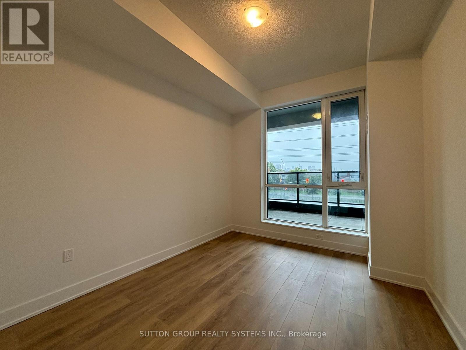 211 - 204 Burnhamthorpe Road E, Mississauga, Ontario  L5A 4L4 - Photo 3 - W12482809