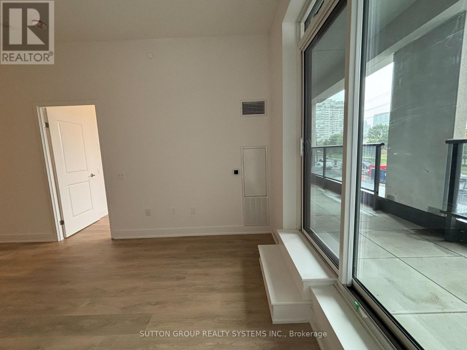 211 - 204 Burnhamthorpe Road E, Mississauga, Ontario  L5A 4L4 - Photo 9 - W12482809