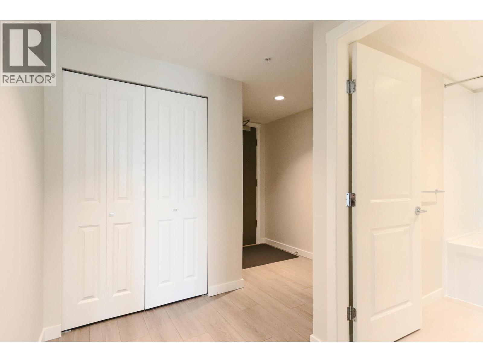 2001 1182 Westwood Street, Coquitlam, British Columbia  V3B 0T9 - Photo 13 - R3061450