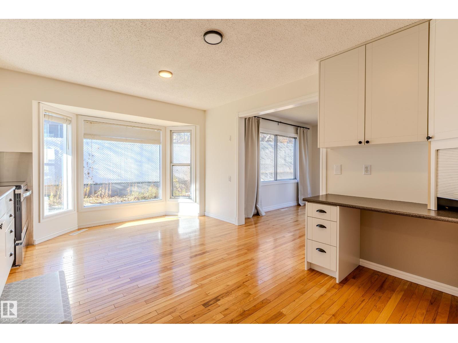 98 Valleyview Cr Nw, Edmonton, Alberta  T5R 5T3 - Photo 12 - E4463577
