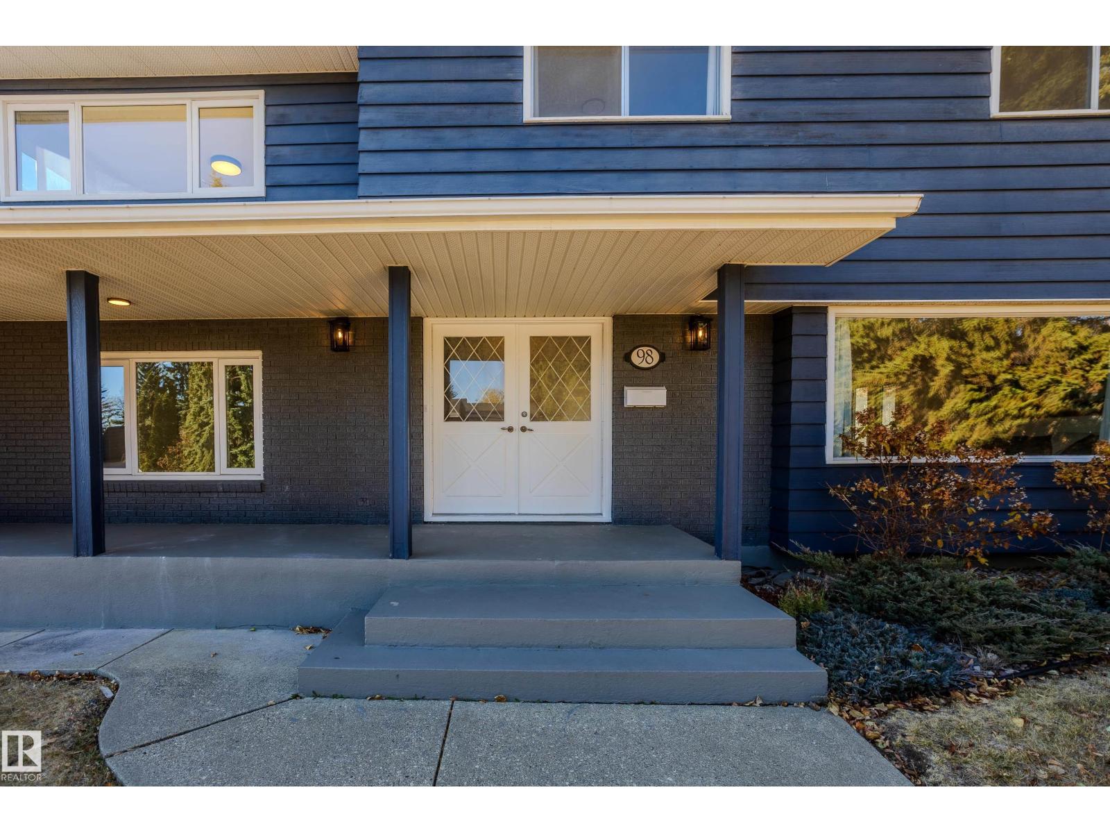 98 Valleyview Cr Nw, Edmonton, Alberta  T5R 5T3 - Photo 3 - E4463577