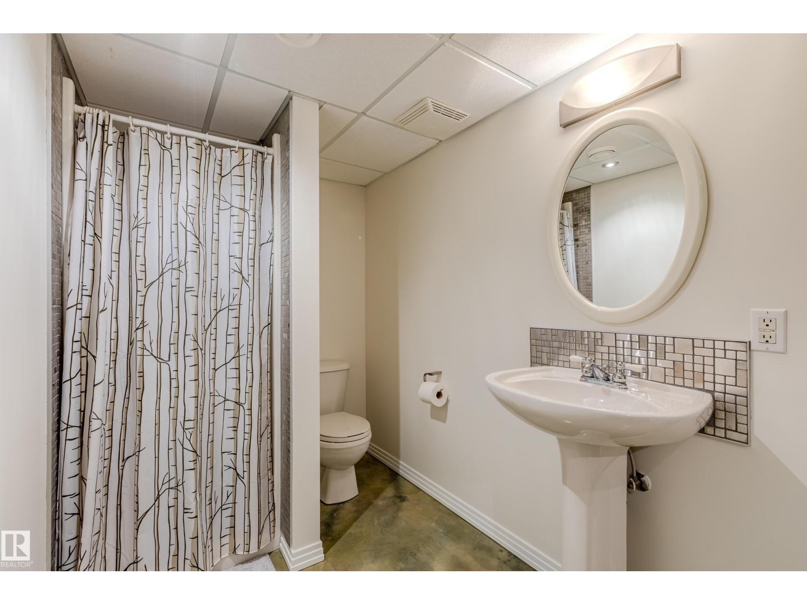98 Valleyview Cr Nw, Edmonton, Alberta  T5R 5T3 - Photo 37 - E4463577
