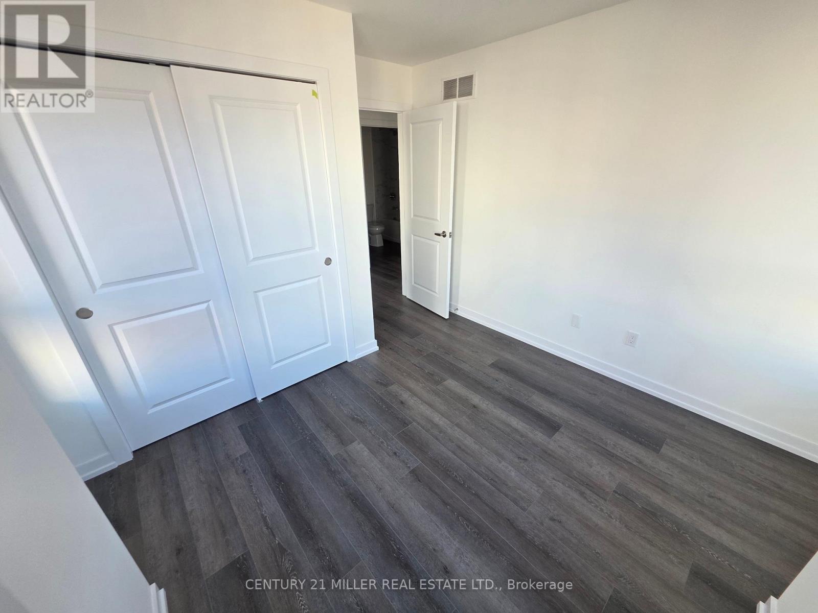 31 - 70 Kenesky Drive, Hamilton, Ontario  L8B 1Y4 - Photo 14 - X12482802