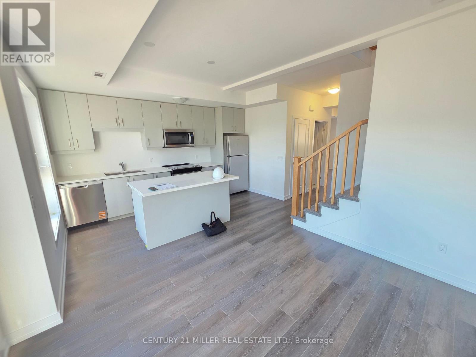 31 - 70 Kenesky Drive, Hamilton, Ontario  L8B 1Y4 - Photo 38 - X12482802