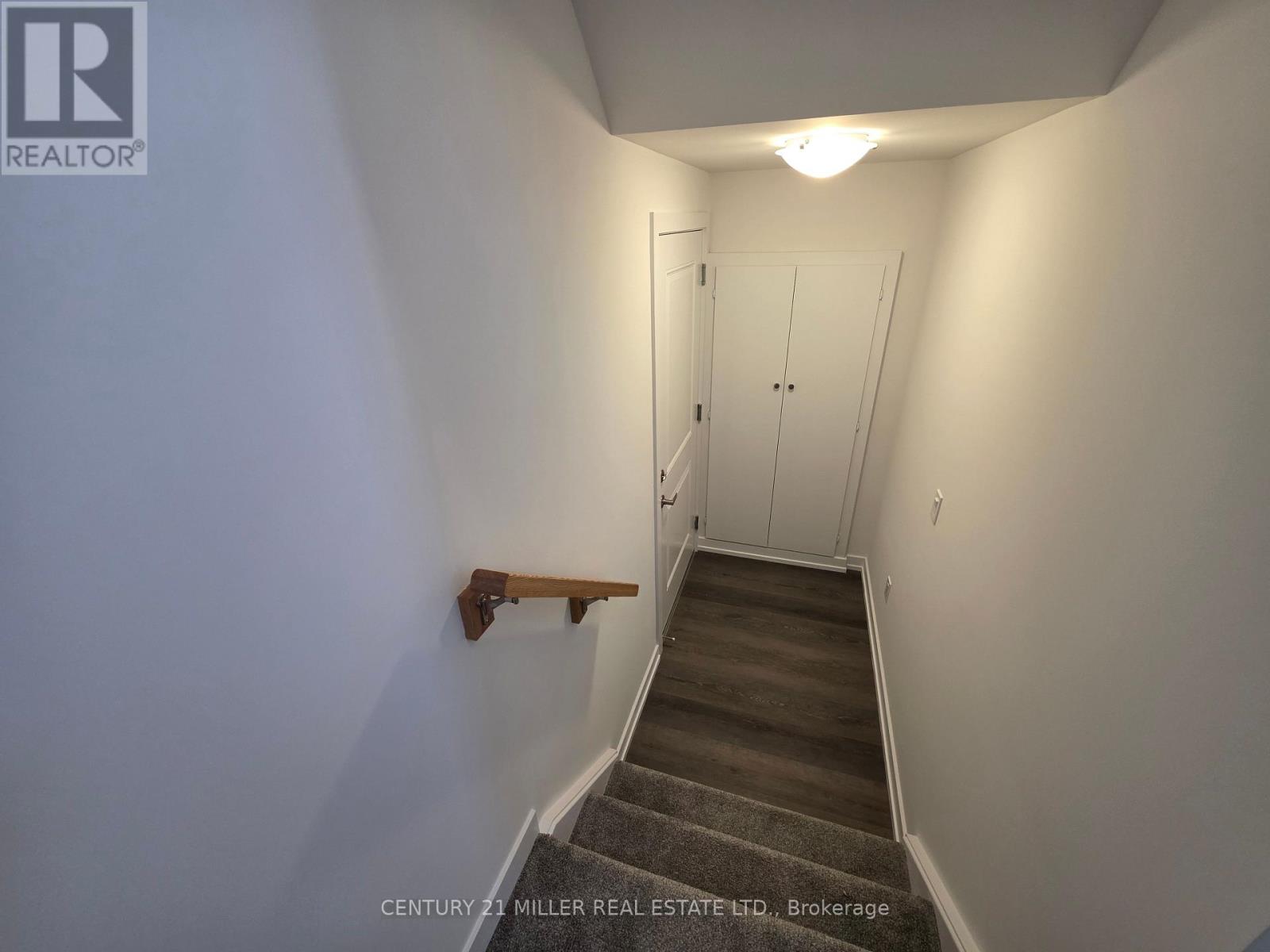 31 - 70 Kenesky Drive, Hamilton, Ontario  L8B 1Y4 - Photo 4 - X12482802
