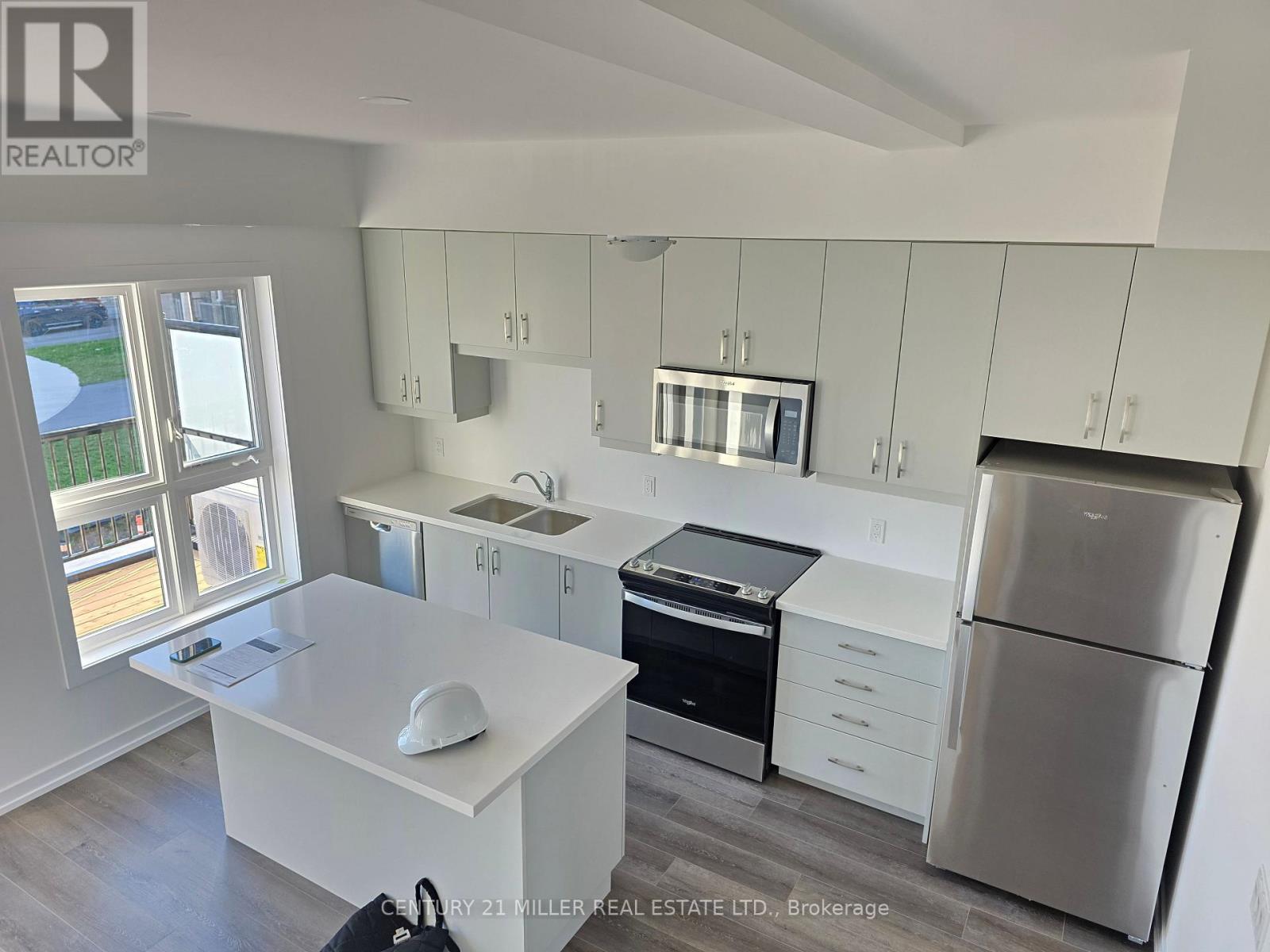 31 - 70 Kenesky Drive, Hamilton, Ontario  L8B 1Y4 - Photo 9 - X12482802