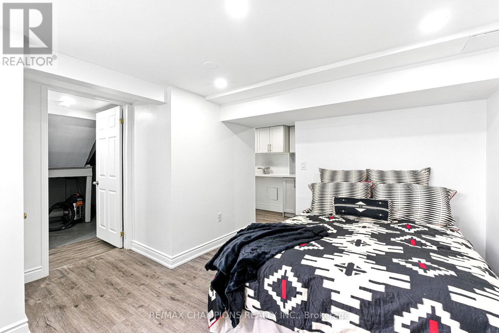 35 Herculus Court, Brampton, Ontario  L6S 1X6 - Photo 26 - W12436706