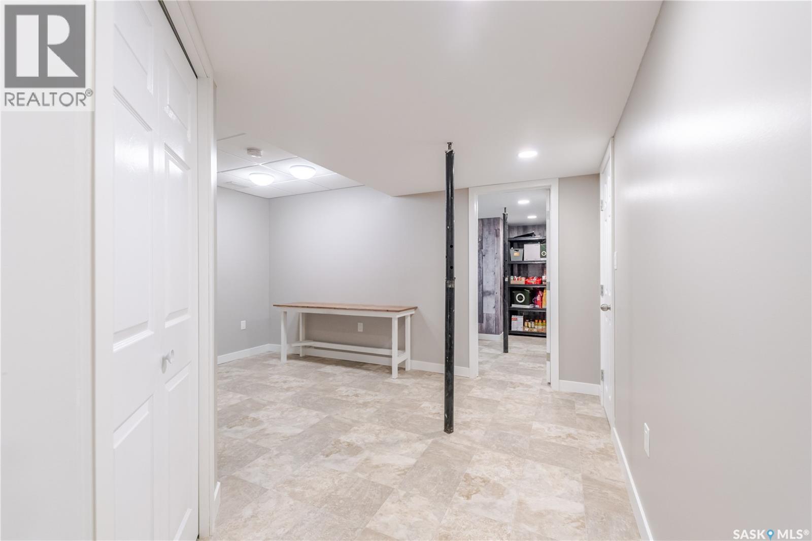 1020 Caribou Street W, Moose Jaw, Saskatchewan  S6H 2L7 - Photo 34 - SK021744