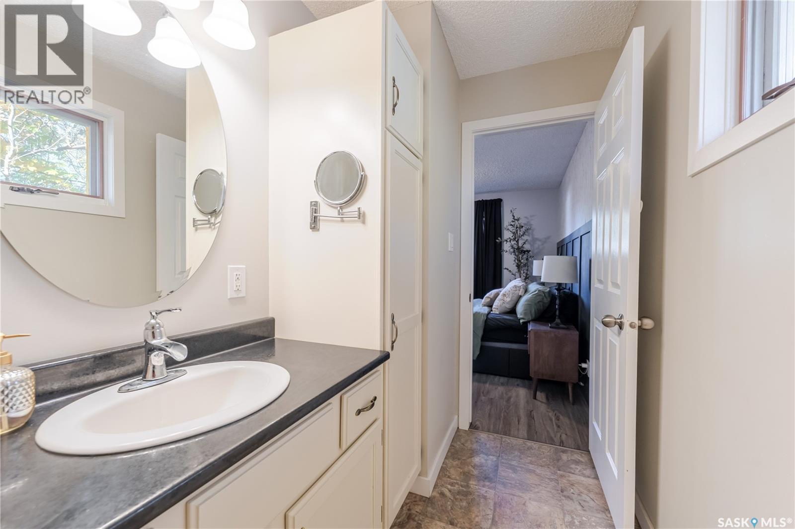 1020 Caribou Street W, Moose Jaw, Saskatchewan  S6H 2L7 - Photo 24 - SK021744