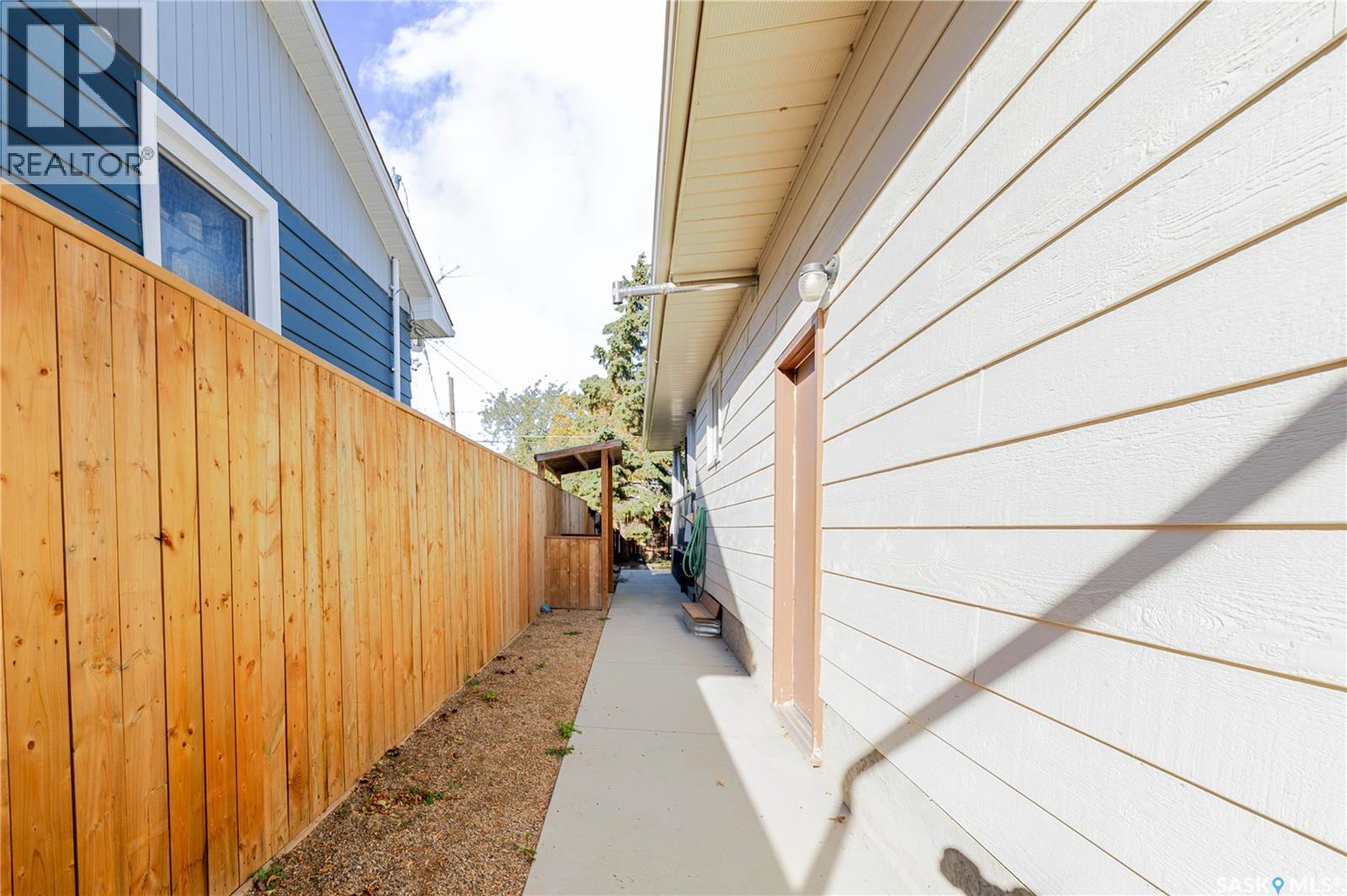 1020 Caribou Street W, Moose Jaw, Saskatchewan  S6H 2L7 - Photo 45 - SK021744