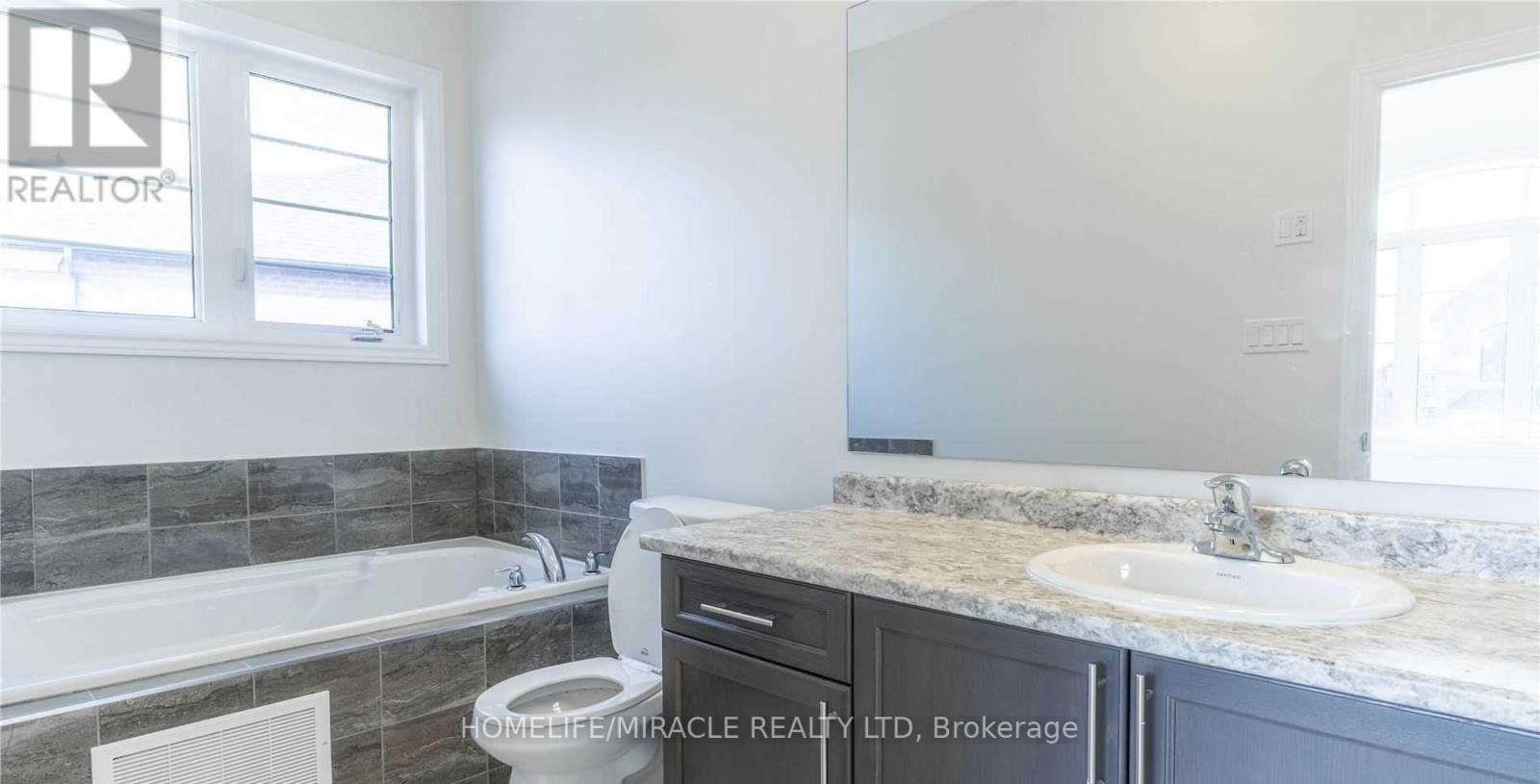 19 O'reilly Street, Whitby, Ontario  L1P 1Y2 - Photo 13 - E12482813