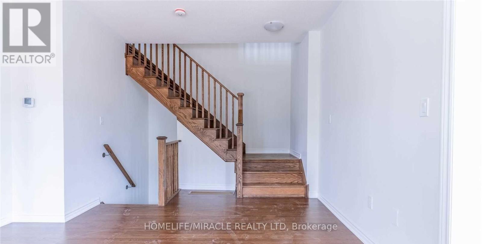 19 O'reilly Street, Whitby, Ontario  L1P 1Y2 - Photo 6 - E12482813