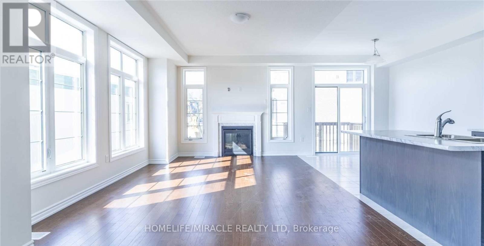 19 O'reilly Street, Whitby, Ontario  L1P 1Y2 - Photo 7 - E12482813