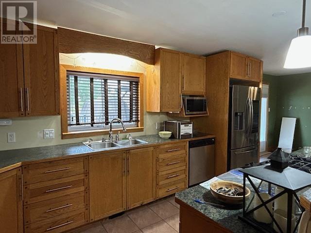 265 Woodward Ave, Blind River, Ontario  P0R 1B0 - Photo 6 - SM253068
