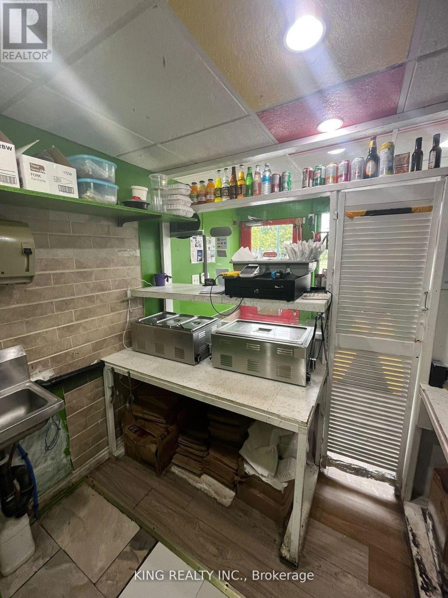 205 Wellington Street, London East, Ontario  N6B 2K9 - Photo 2 - X12482815