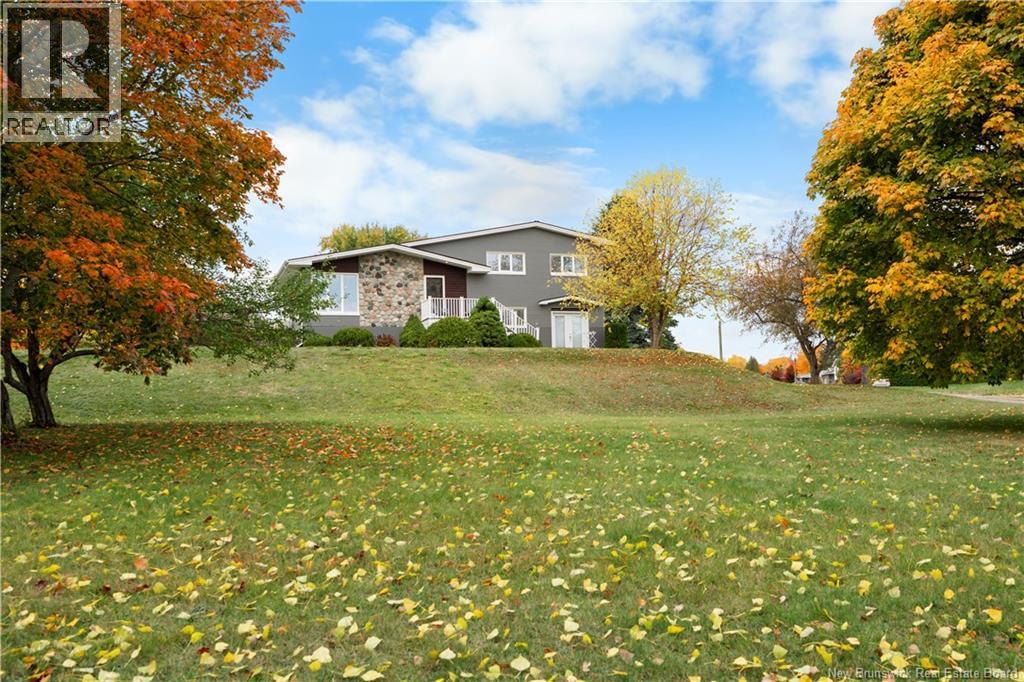 125 Roche, Bathurst, New Brunswick  E2A 3E5 - Photo 1 - NB129048