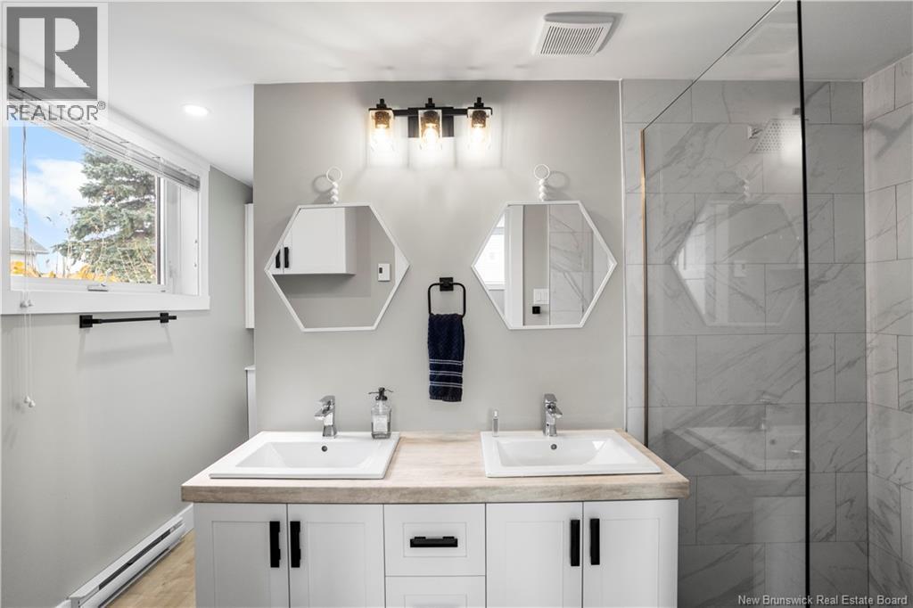 125 Roche, Bathurst, New Brunswick  E2A 3E5 - Photo 33 - NB129048