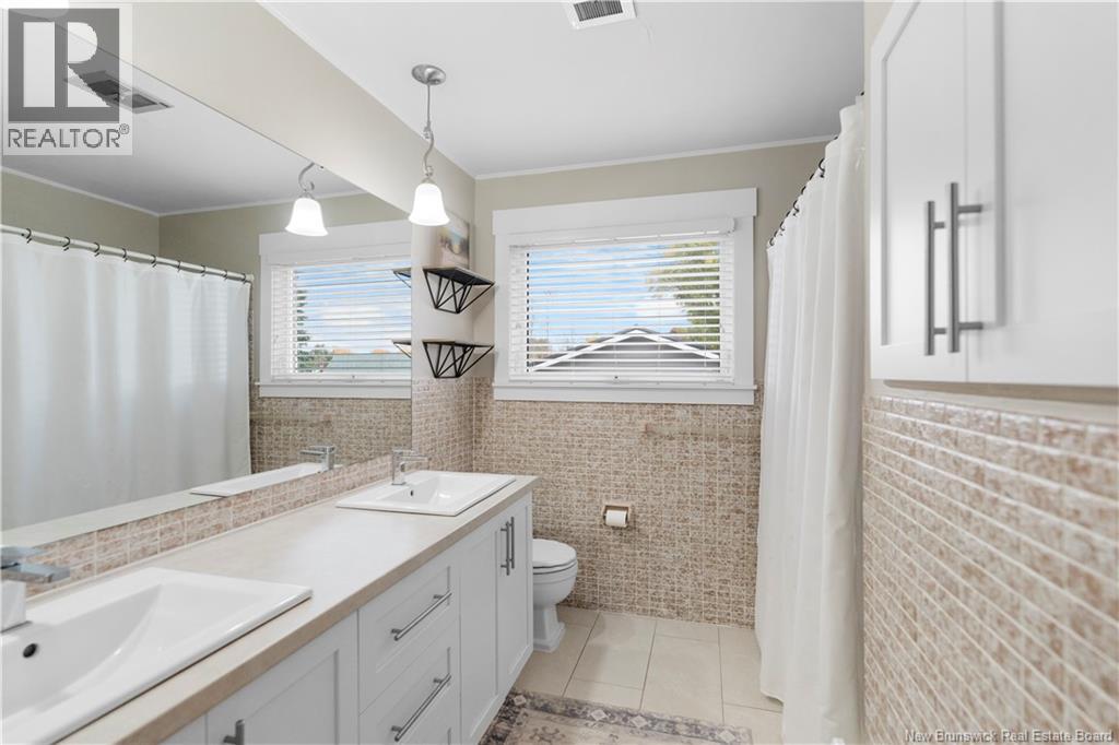 125 Roche, Bathurst, New Brunswick  E2A 3E5 - Photo 25 - NB129048