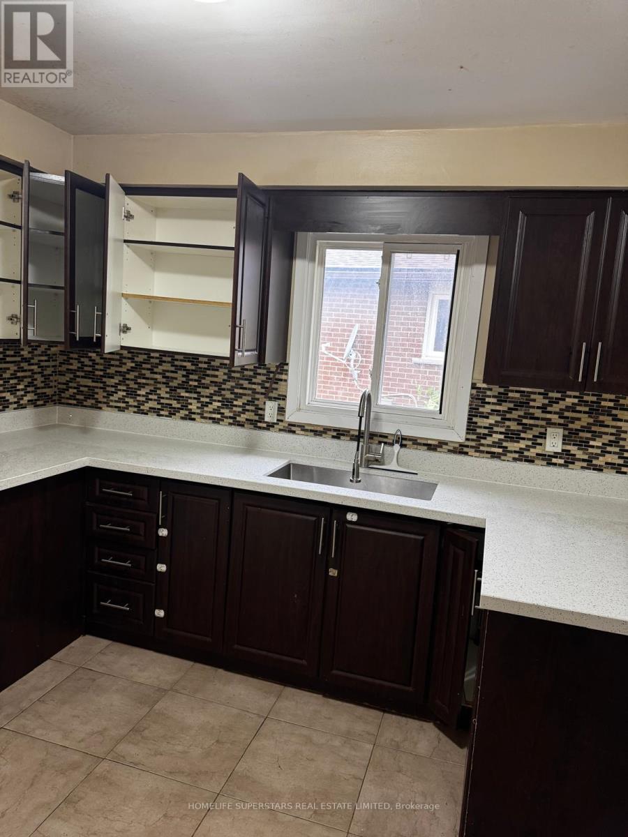 379 Archdekin Drive W, Brampton, Ontario  L6V 3E9 - Photo 15 - W12482834