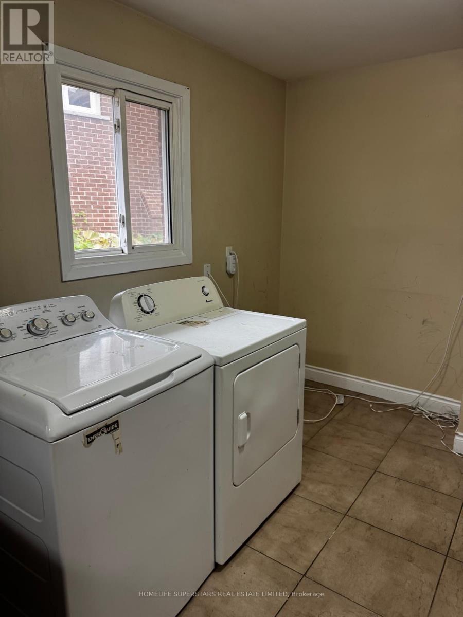 379 Archdekin Drive W, Brampton, Ontario  L6V 3E9 - Photo 19 - W12482834